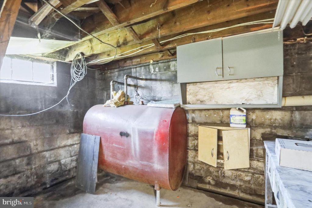 Image 32 of property listing at 14510 UHL HWY SE, Cumberland, MD 21502