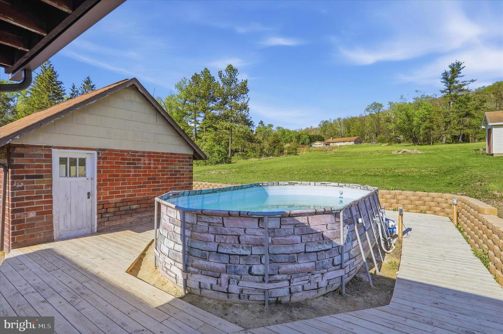 Image 36 of property listing at 14510 UHL HWY SE, Cumberland, MD 21502