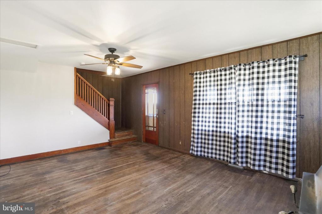 Image 8 of property listing at 14510 UHL HWY SE, Cumberland, MD 21502