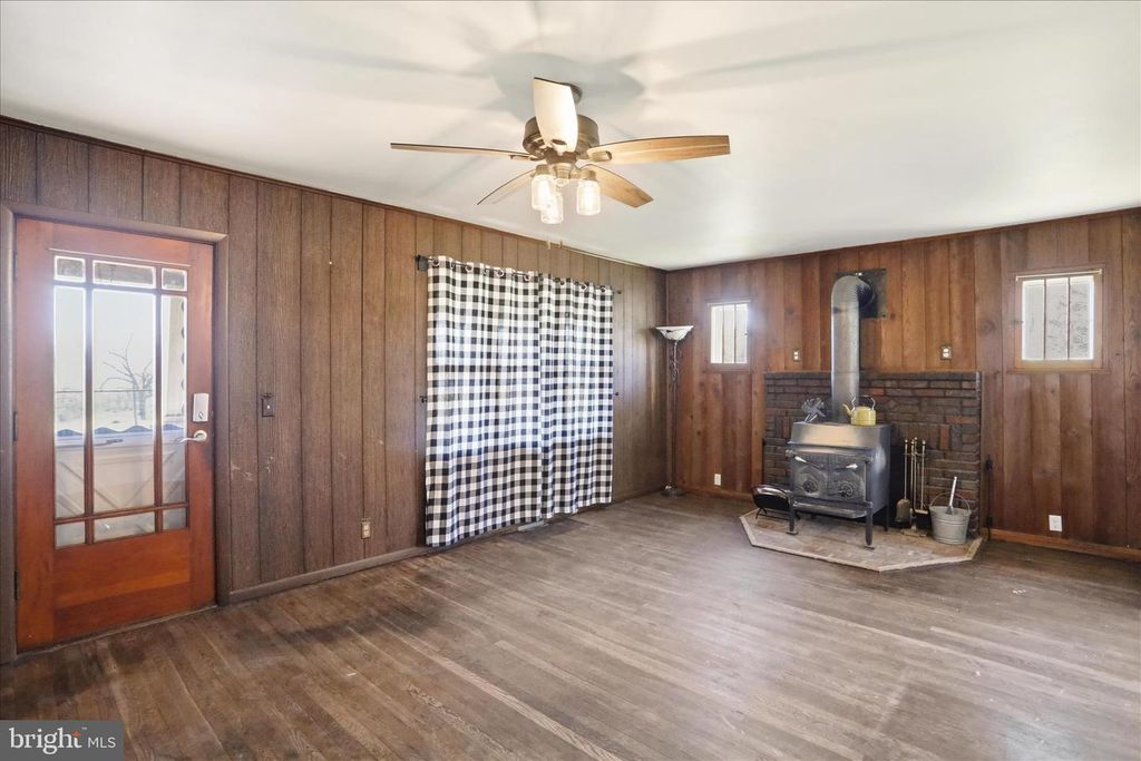 Image 9 of property listing at 14510 UHL HWY SE, Cumberland, MD 21502