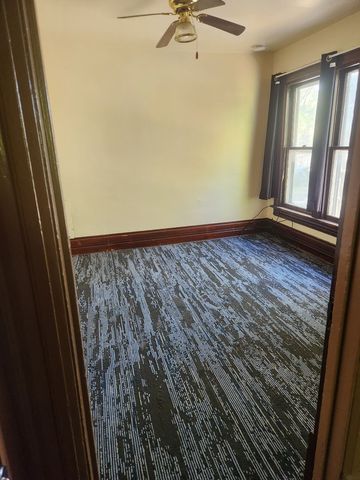 913 W 4th Street, Dixon, IL 61021