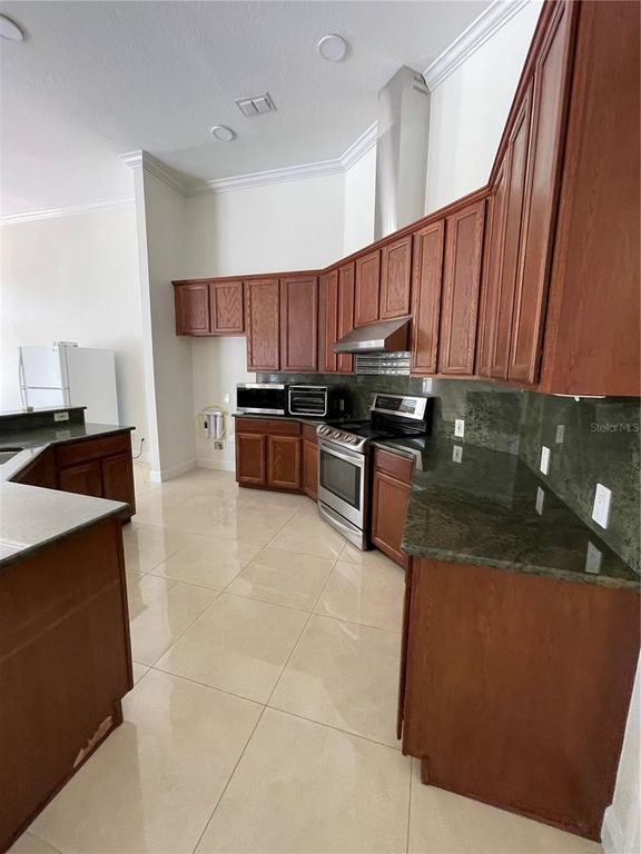 Image 6 of property listing at 14125 ISLAMORADA DRIVE, Orlando, FL 32837