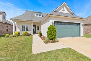 211 San Marcos Drive, Youngsville, LA 70592