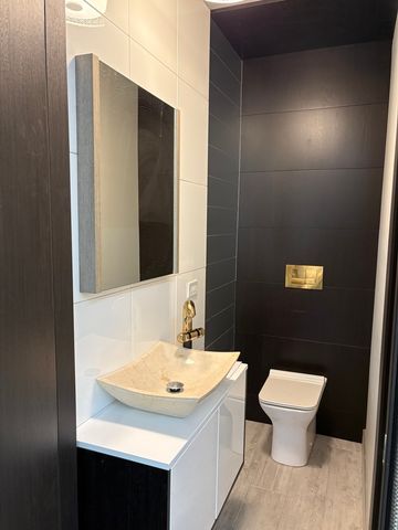 833 N California Avenue 1C, Chicago, IL 60622