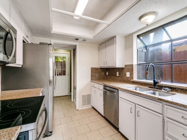 2415 Sendero Trail, Lewisville, TX 75067