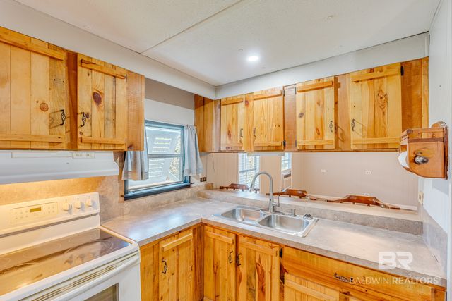 9047 Ingleside Avenue, Irvington, AL 36544