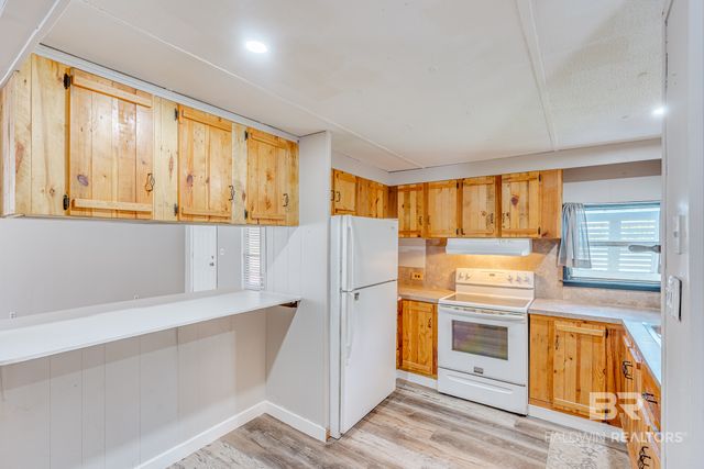 9047 Ingleside Avenue, Irvington, AL 36544