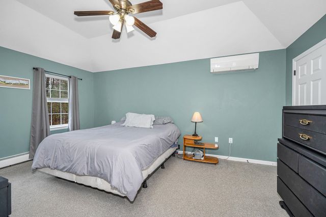 13 Sheridan Drive, Londonderry, NH 03053