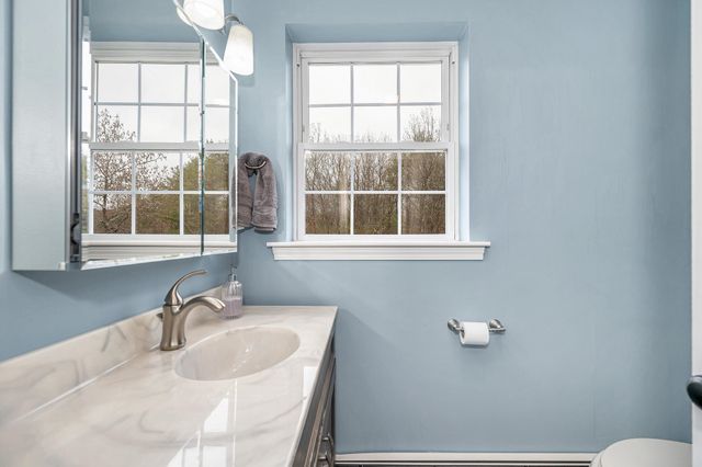 13 Sheridan Drive, Londonderry, NH 03053