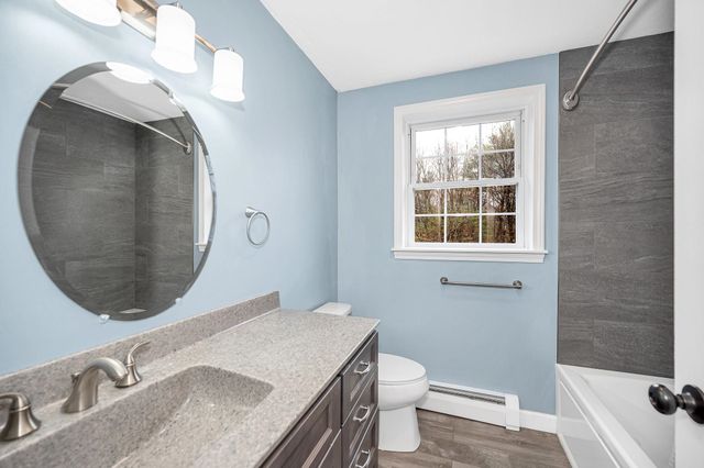 13 Sheridan Drive, Londonderry, NH 03053