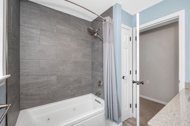 13 Sheridan Drive, Londonderry, NH 03053