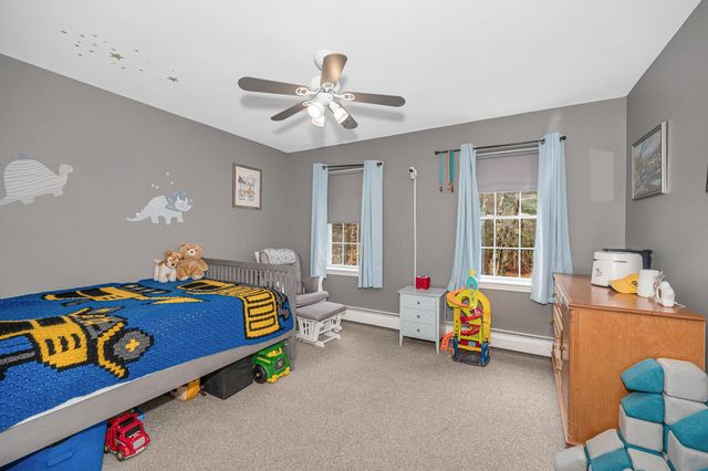 13 Sheridan Drive, Londonderry, NH 03053