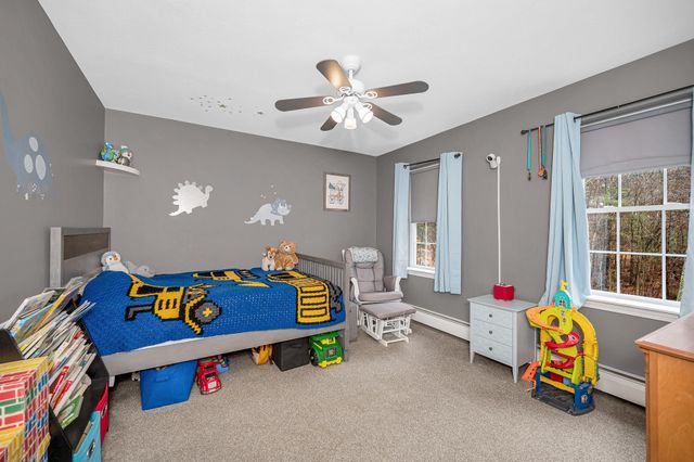 13 Sheridan Drive, Londonderry, NH 03053