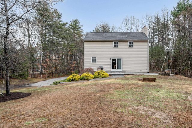 13 Sheridan Drive, Londonderry, NH 03053