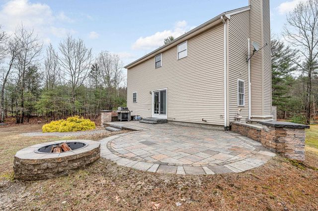 13 Sheridan Drive, Londonderry, NH 03053