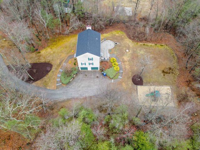 13 Sheridan Drive, Londonderry, NH 03053