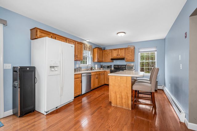 13 Sheridan Drive, Londonderry, NH 03053
