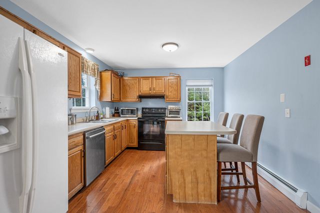 13 Sheridan Drive, Londonderry, NH 03053