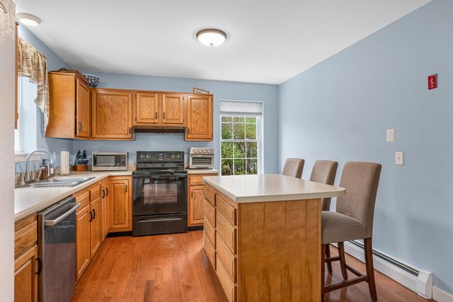 13 Sheridan Drive, Londonderry, NH 03053