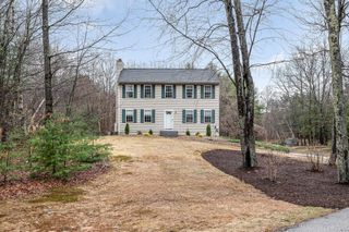 13 Sheridan Drive, Londonderry, NH 03053
