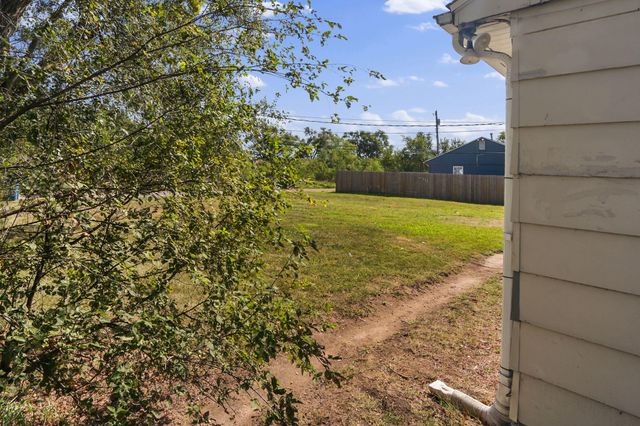 2023 Vermont Street 29, Gary, IN 46407