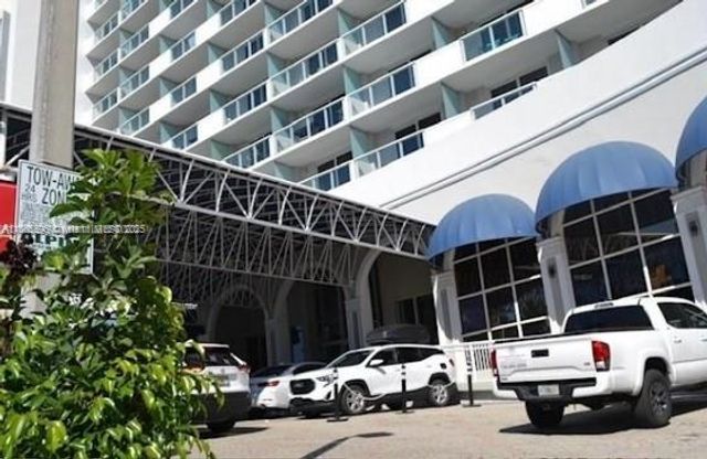 19201 Collins Ave 801, Sunny Isles Beach, FL 33160