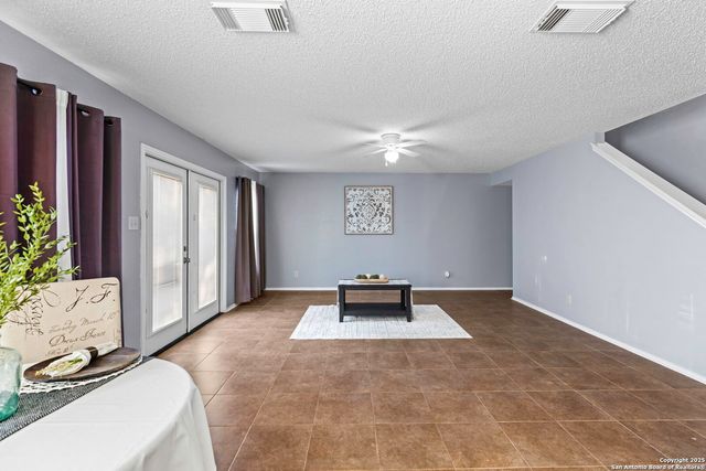 6835 Waterfall Pass, Converse, TX 78109