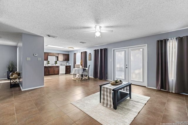 6835 Waterfall Pass, Converse, TX 78109