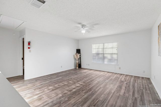 6835 Waterfall Pass, Converse, TX 78109