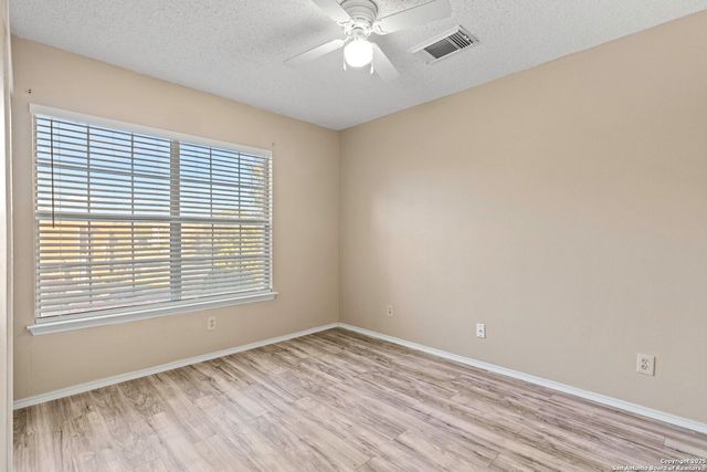 6835 Waterfall Pass, Converse, TX 78109