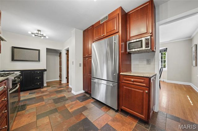 7619 Stanford Avenue, University City, MO 63130