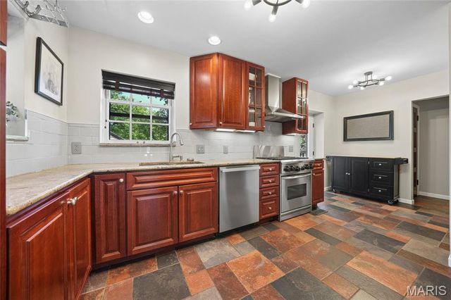 7619 Stanford Avenue, University City, MO 63130