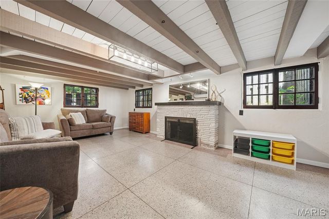 7619 Stanford Avenue, University City, MO 63130