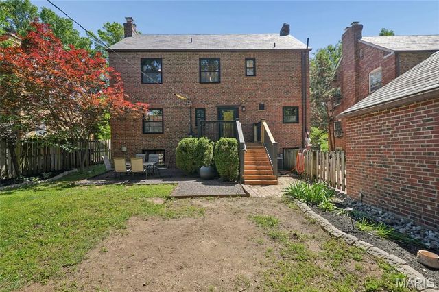 7619 Stanford Avenue, University City, MO 63130