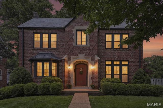 7619 Stanford Avenue, University City, MO 63130