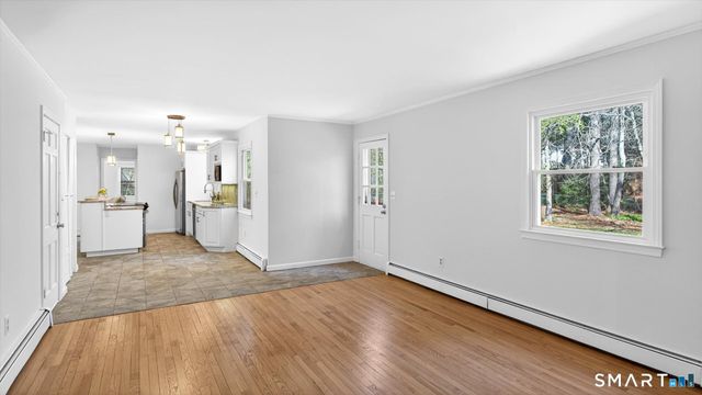 28 Park Road, Simsbury, CT 06070