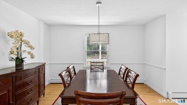 28 Park Road, Simsbury, CT 06070