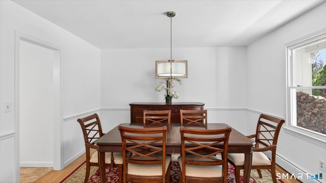 28 Park Road, Simsbury, CT 06070