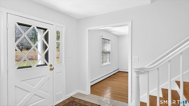 28 Park Road, Simsbury, CT 06070