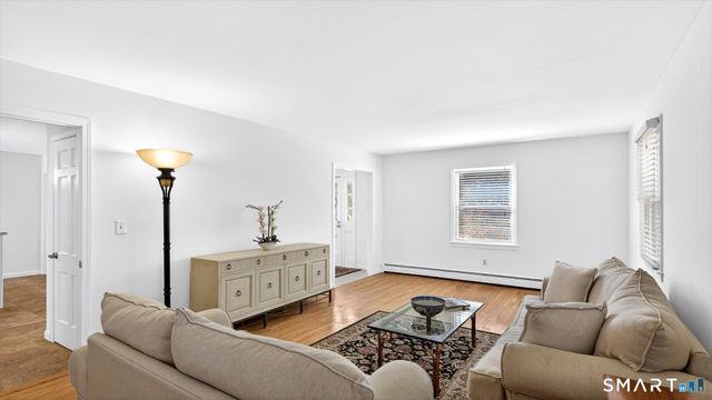 28 Park Road, Simsbury, CT 06070