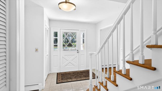 28 Park Road, Simsbury, CT 06070