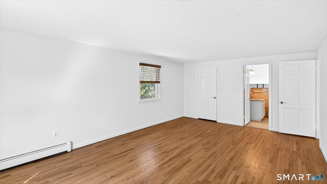 28 Park Road, Simsbury, CT 06070