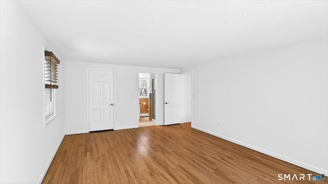 28 Park Road, Simsbury, CT 06070