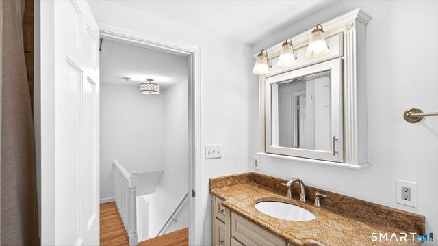 28 Park Road, Simsbury, CT 06070