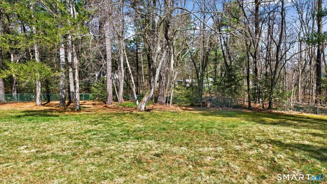 28 Park Road, Simsbury, CT 06070