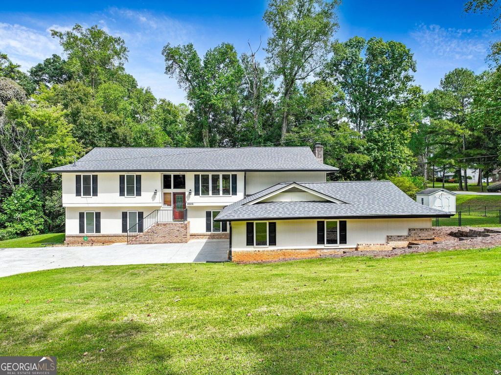2026 Crescent Drive SW, Snellville, GA 30078 — exterior