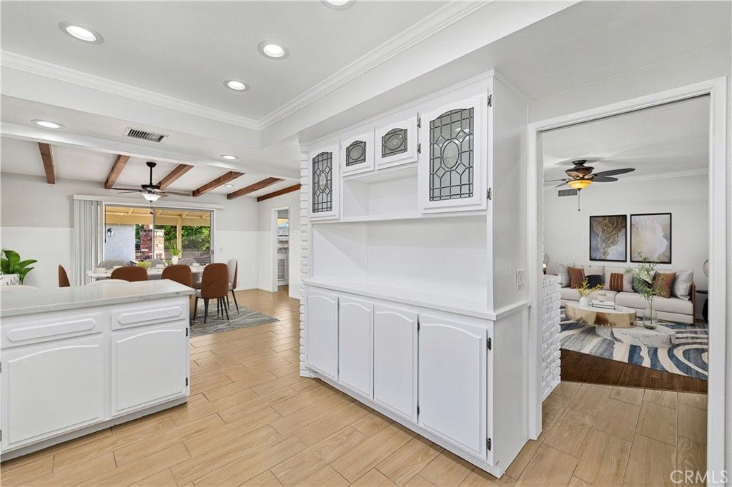 Image 21 of property listing at 1048 E Comstock Avenue, Glendora, CA 91741