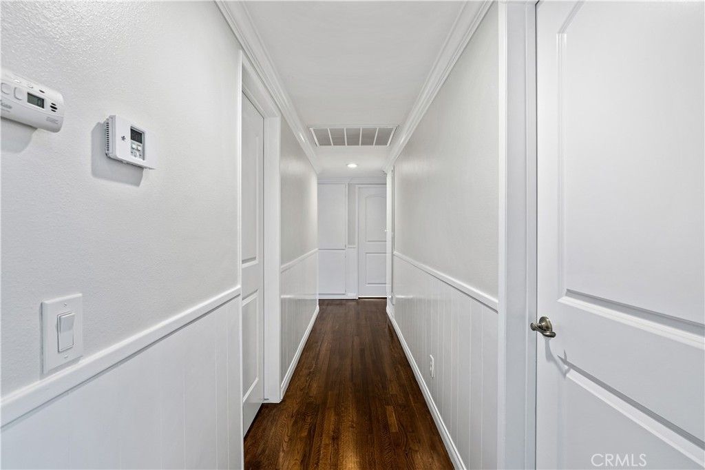 Image 22 of property listing at 1048 E Comstock Avenue, Glendora, CA 91741