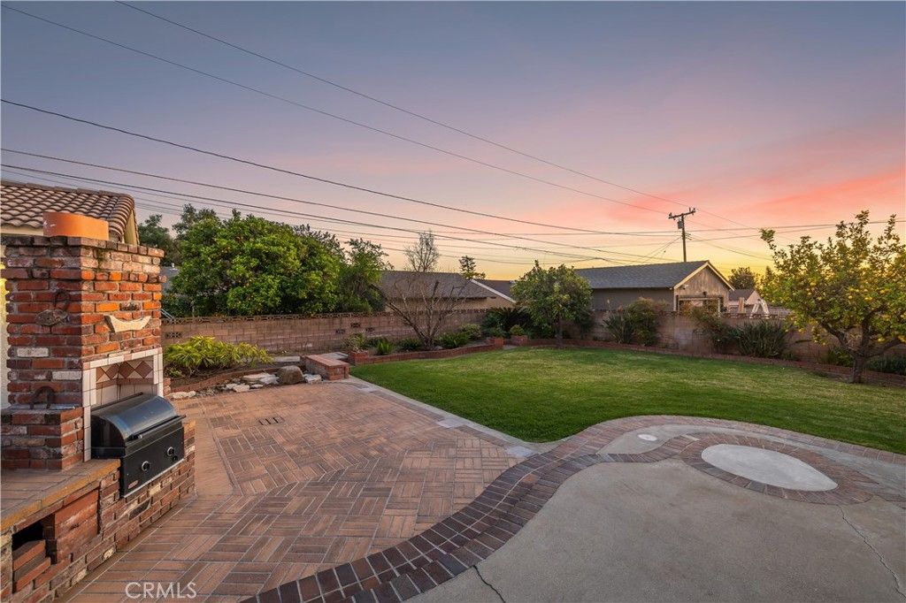 Image 39 of property listing at 1048 E Comstock Avenue, Glendora, CA 91741