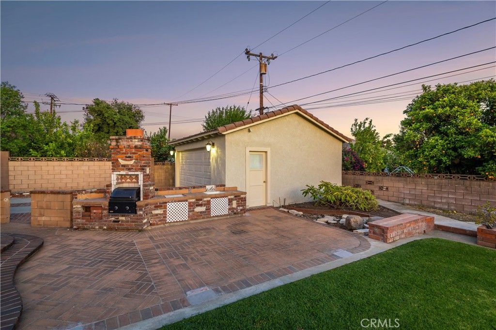 Image 40 of property listing at 1048 E Comstock Avenue, Glendora, CA 91741